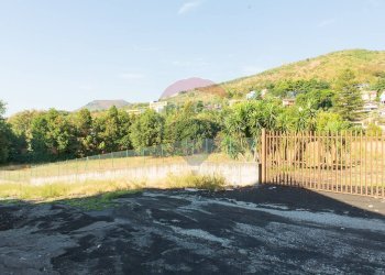 Giardino - Terreno agricolo Via Archimede
 
38, Zafferana Etnea - foto 3