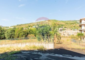 Vista delle montagne - Terreno agricolo Via Archimede
 
38, Zafferana Etnea - foto 7