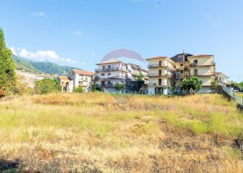 Edificio all\'aperto - Terreno agricolo Via Archimede
 
38, Zafferana Etnea - foto 14