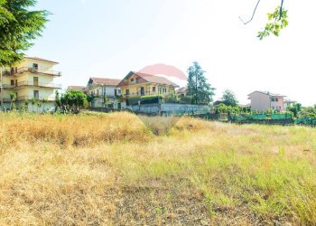 Giardino - Terreno agricolo Via Archimede
 
38, Zafferana Etnea - foto 21