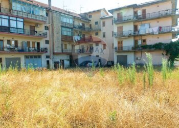 Edificio all\'aperto - Terreno agricolo Via Archimede
 
38, Zafferana Etnea - foto 31