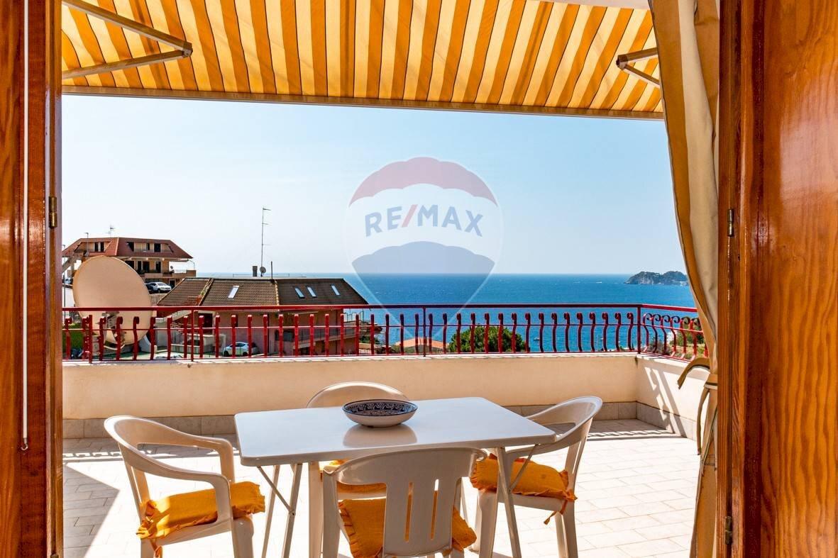 Terrazza - Quadrilocale Contrada Sillemi
 
6, Letojanni - foto 1