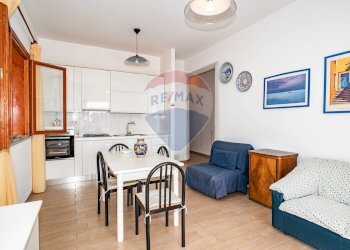 Sala da pranzo - Quadrilocale Contrada Sillemi
 
6, Letojanni - foto 8