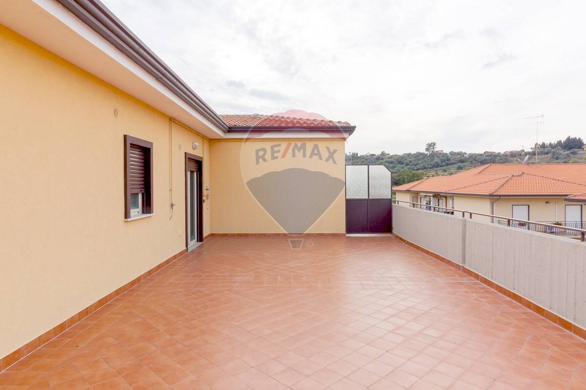 Terrazza - Attico Via Piano Tavola - C.da Vazzano-Complesso BGM
 
SNC, Motta Sant'Anastasia - foto 3