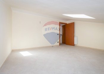 Stanza vuota - Attico Via Piano Tavola - C.da Vazzano-Complesso BGM
 
SNC, Motta Sant'Anastasia - foto 25