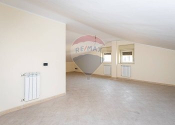 Stanza vuota - Attico Via Piano Tavola - C.da Vazzano-Complesso BGM
 
SNC, Motta Sant'Anastasia - foto 27