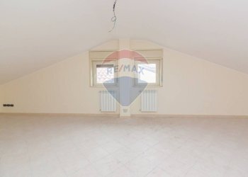 Stanza vuota - Attico Via Piano Tavola - C.da Vazzano-Complesso BGM
 
SNC, Motta Sant'Anastasia - foto 57