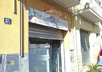 Edificio all\'aperto - Locale Commerciale Via Stazione Isolamento
 
82, Caltagirone - foto 1