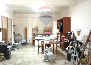 Soggiorno - Locale Commerciale Via Stazione Isolamento
 
82, Caltagirone - foto 8