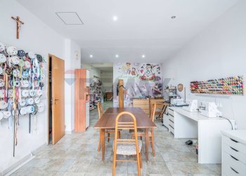 Sala da pranzo - Commercial Premises Via Stazione Isolamento
 
82, Caltagirone - photo 14