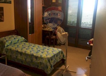 Camera / camera da letto - Appartamento via Carlino
 
75D, Mascali - foto 8