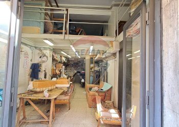 Dispensa di stoccaggio - Shop Via Orto San Clemente
 
35 37, Catania - photo 1