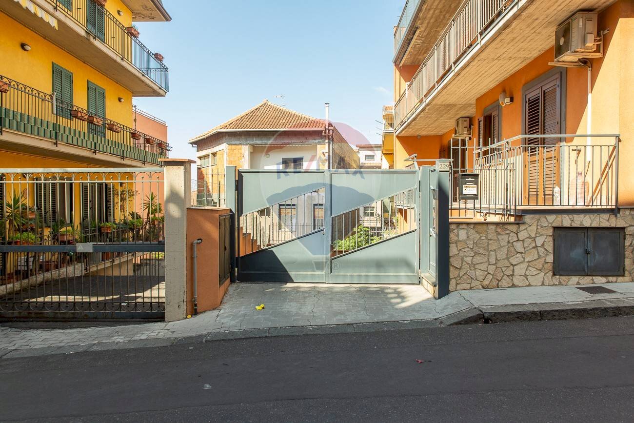 Edificio all\'aperto - Casa semi indipendente Via Terza Retta di Ponente
 
231, Belpasso - foto 2