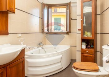 Bagno - Casa semi indipendente Via Terza Retta di Ponente
 
231, Belpasso - foto 24