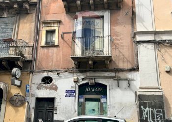 Edificio all\'aperto - Casa semi indipendente Via Vittorio Emanuele
 
291, Paterno - foto 2