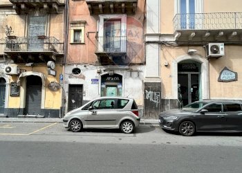 Edificio all\'aperto - Casa semi indipendente Via Vittorio Emanuele
 
291, Paterno - foto 3