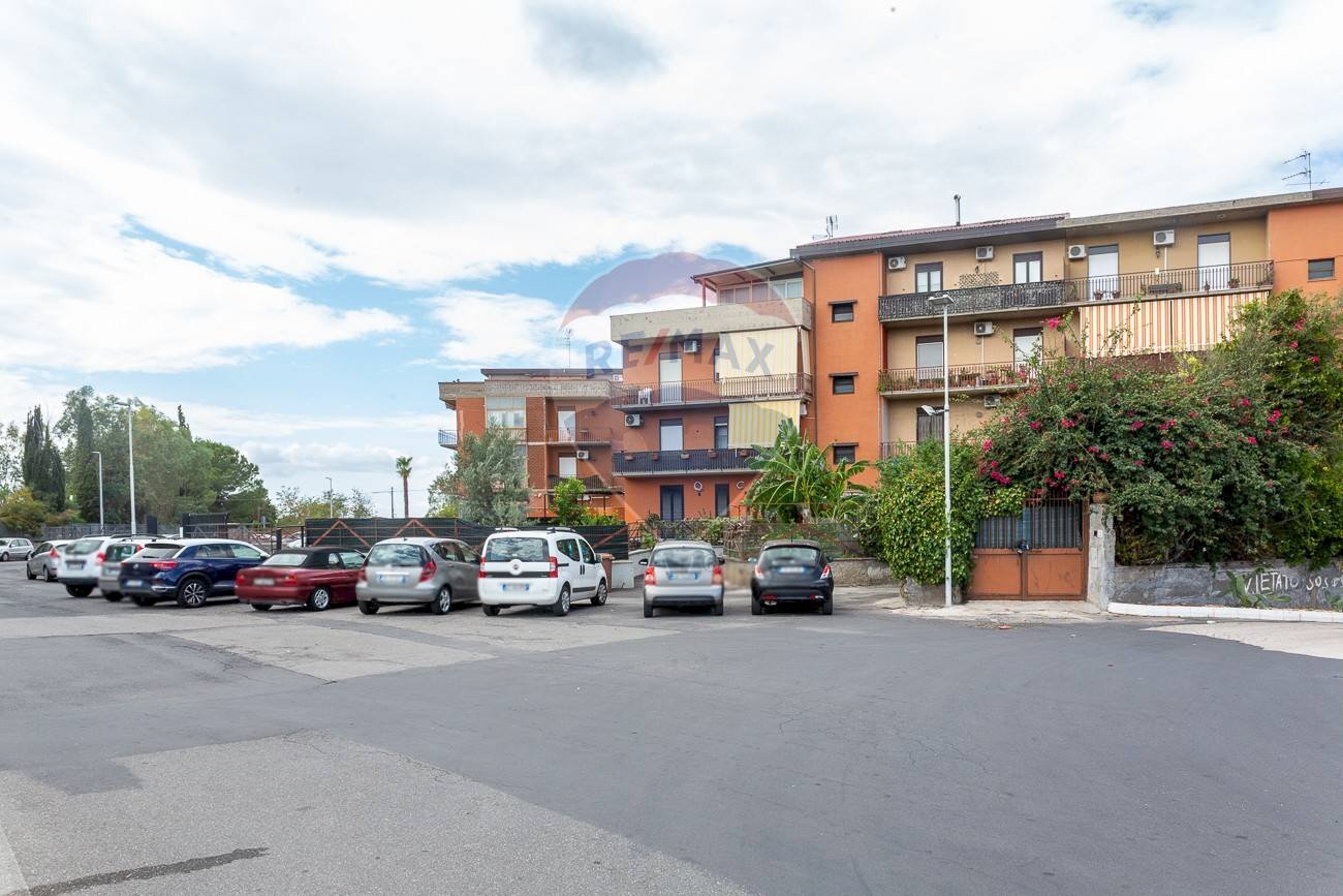 Edificio all\'aperto - Attico Via Sardegna
 
26, Belpasso - foto 2