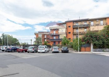 Edificio all\'aperto - Attico Via Sardegna
 
26, Belpasso - foto 2