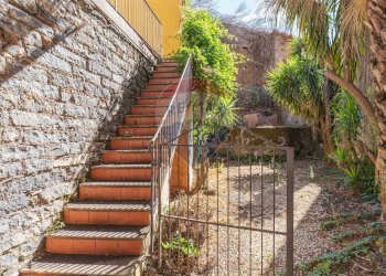 Scale - Casa indipendente Via  Umberto
 
50, San Gregorio di Catania - foto 3