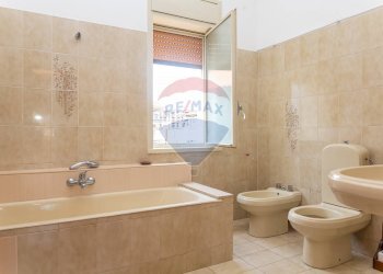 Bagno - Trilocale Via Asia
 
8, Gravina di Catania - foto 28