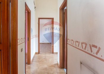 Hall / corridoio - Trilocale Via Asia
 
8, Gravina di Catania - foto 31