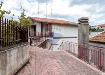 Terrazza - Trilocale Via Asia
 
8, Gravina di Catania - foto 1