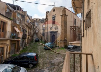 Edificio all\'aperto - Casa indipendente Via Neve
 
97, Caltagirone - foto 2