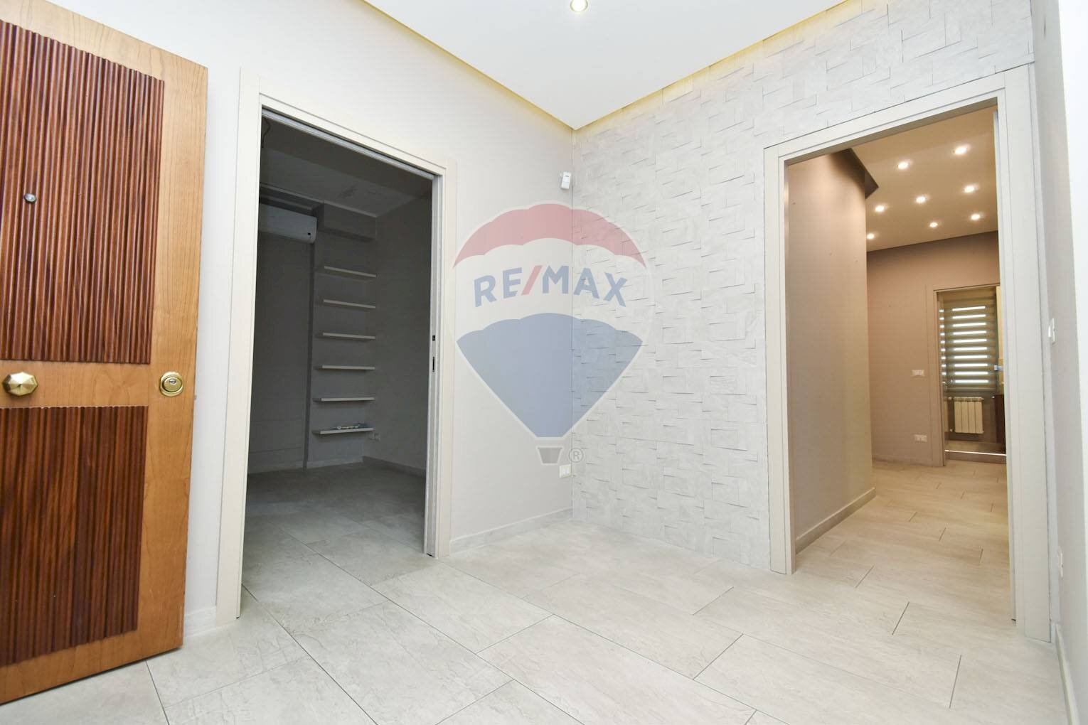 Hall / corridoio - Quadrilocale Via Nuovalucello
 
9, Catania - foto 2