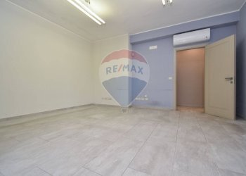 Stanza vuota - Quadrilocale Via Nuovalucello
 
9, Catania - foto 11