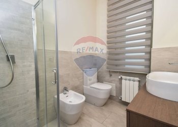 Bagno - Quadrilocale Via Nuovalucello
 
9, Catania - foto 30