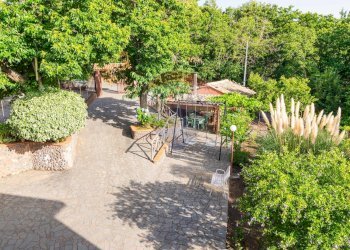 Giardino - Villa C.DA SCOLARO CISTERNE
 
snc, Adrano - foto 4