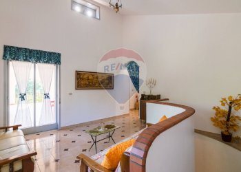 Soggiorno - Villa C.DA SCOLARO CISTERNE
 
snc, Adrano - foto 15