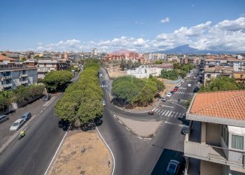 Edificio all\'aperto - Box V.le delle Medaglie D'Oro
 
40/A, Catania - foto 1