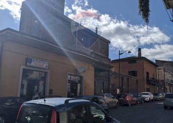 Edificio all\'aperto - Stabile - Palazzo via Regina Margherita
5/7, Randazzo - foto 3