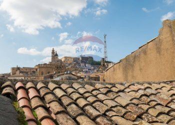 Edificio all\'aperto - Casa indipendente Via La Mendola
 
26, Caltagirone - foto 19