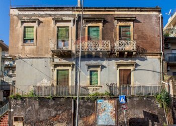 Edificio all\'aperto - Trilocale Via Acquicella
 
44, Catania - foto 1