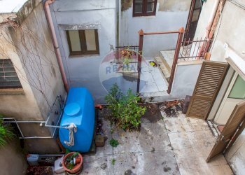 Terrazza - Trilocale Via Acquicella
 
44, Catania - foto 15