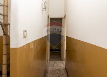 Hall / corridoio - Trilocale Via Acquicella
 
44, Catania - foto 16