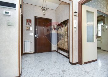 Hall / corridoio - Quadrilocale Viale Castagnola
 
16, Catania - foto 6