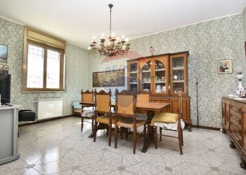 Sala da pranzo - Quadrilocale Viale Castagnola
 
16, Catania - foto 8