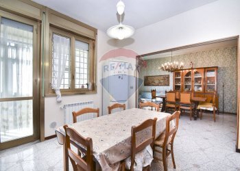 Sala da pranzo - Quadrilocale Viale Castagnola
 
16, Catania - foto 10