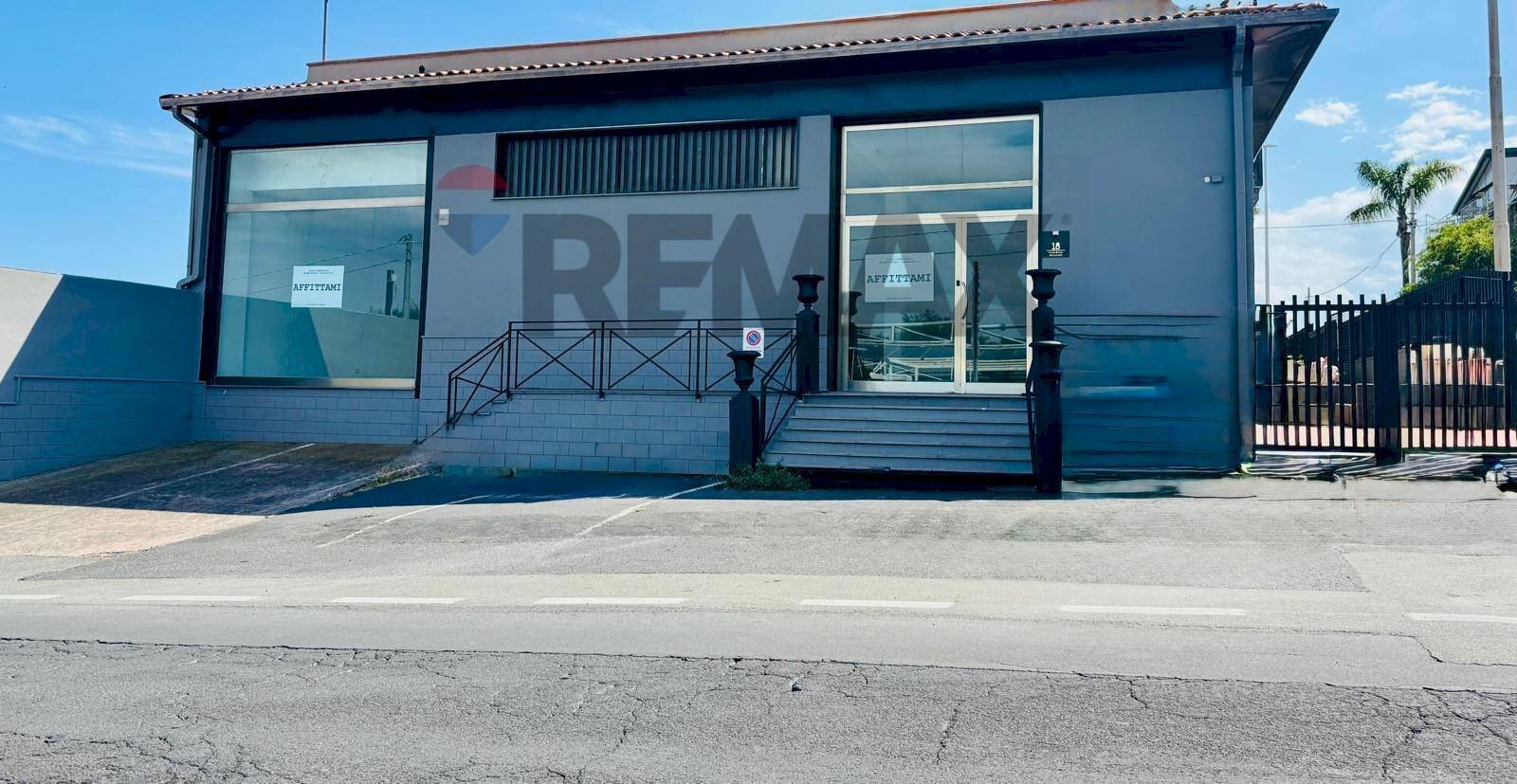 Casa all\'aperto - Locale Commerciale via delle Olimpiadi
 
18, Catania - foto 1