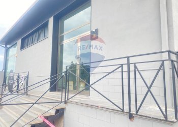 Terrazza - Locale Commerciale via delle Olimpiadi
 
18, Catania - foto 4