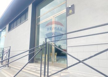 Ricezione / Lobby - Locale Commerciale via delle Olimpiadi
 
18, Catania - foto 6