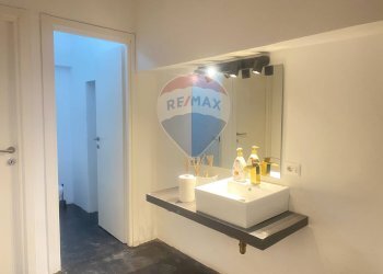 Bagno - Locale Commerciale via delle Olimpiadi
 
18, Catania - foto 19