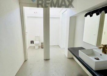 Hall / corridoio - Commercial Premises via delle Olimpiadi
18, Catania - photo 13