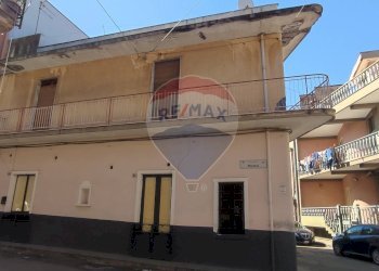 Edificio all\'aperto - Casa indipendente via De Luca Giulia
 
54, Paterno - foto 1
