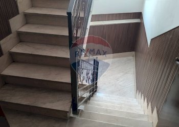 Scale - Casa indipendente via De Luca Giulia
 
54, Paterno - foto 8