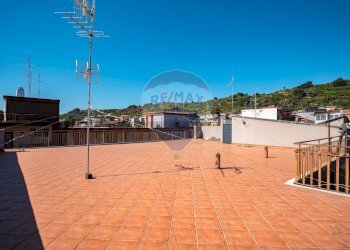 Terrazza - Appartamento Via Libertà
 
44, Aci Catena - foto 3