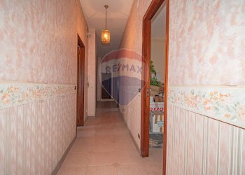 Hall / corridoio - Appartamento Via Libertà
 
44, Aci Catena - foto 25